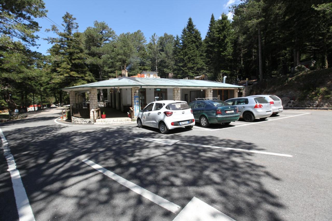 Bujtina Uji I Panjes, Log Cabins Dukat Exteriör bild