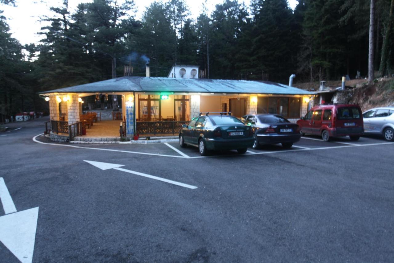 Bujtina Uji I Panjes, Log Cabins Dukat Exteriör bild